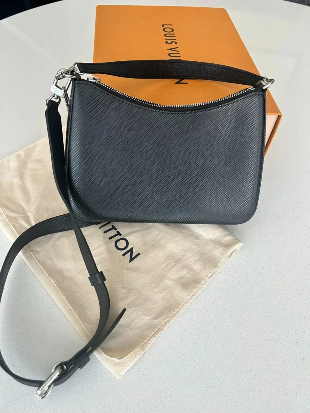 LIKE BRAND NEW!  Louis Vuitton Marelle Handbag